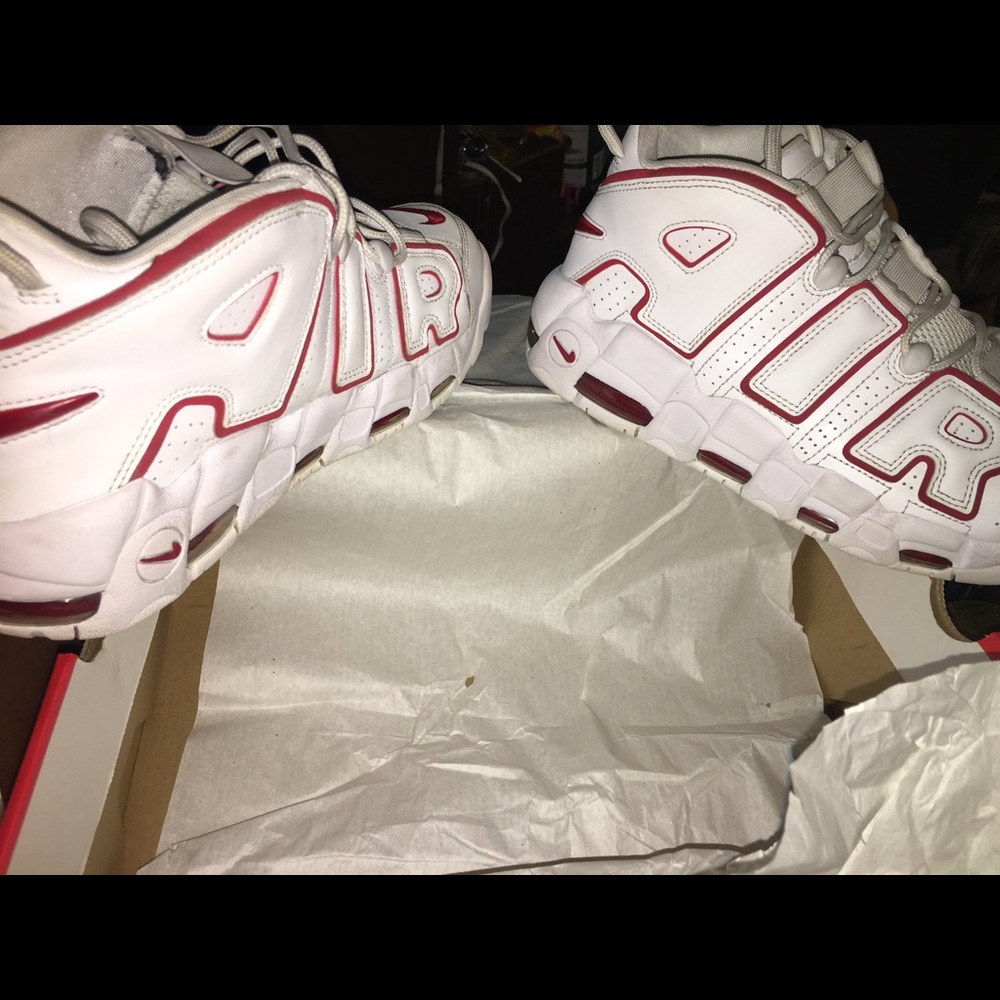 Nike uptempo. mint condition 9.5mens
